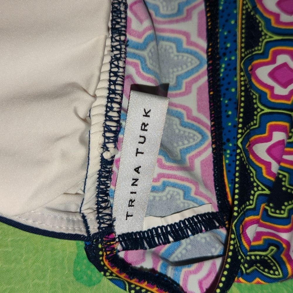 Trina Turk Triangle Bikini Top ' Sri Lanka' M- L *Flaws* - Picture 4 of 12